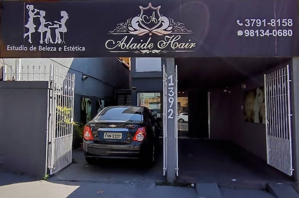 Fachada do Studio Alaide na Avenida General Mac Arthur, Jaguaré
